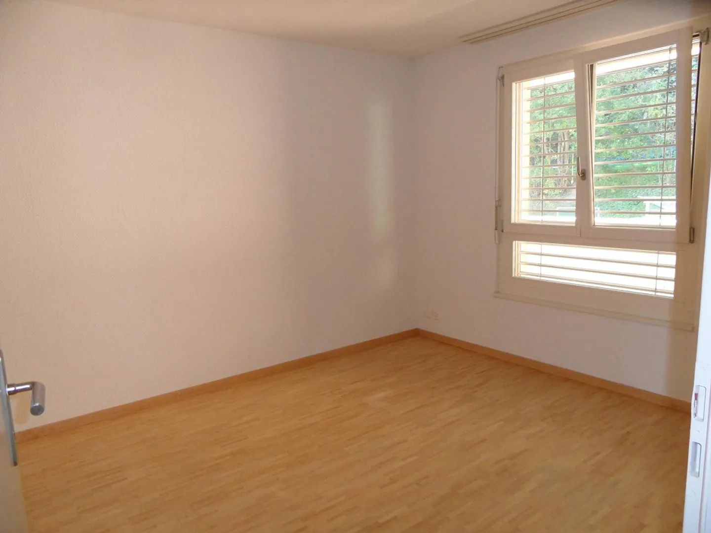 Appartement en penthouse de 5,5 pièces avec balcon et parking à Enggistein - Photo 8 sur 8