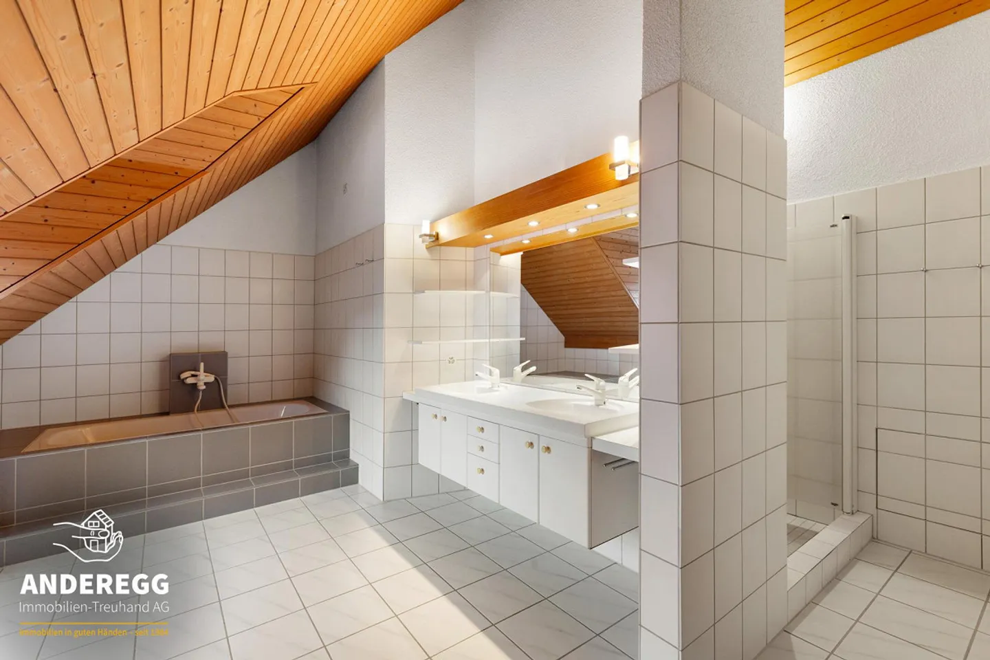 3 plots with 2 multi-family houses, yield and new construction potential - owner-occupiers... - Photo 8 of 13