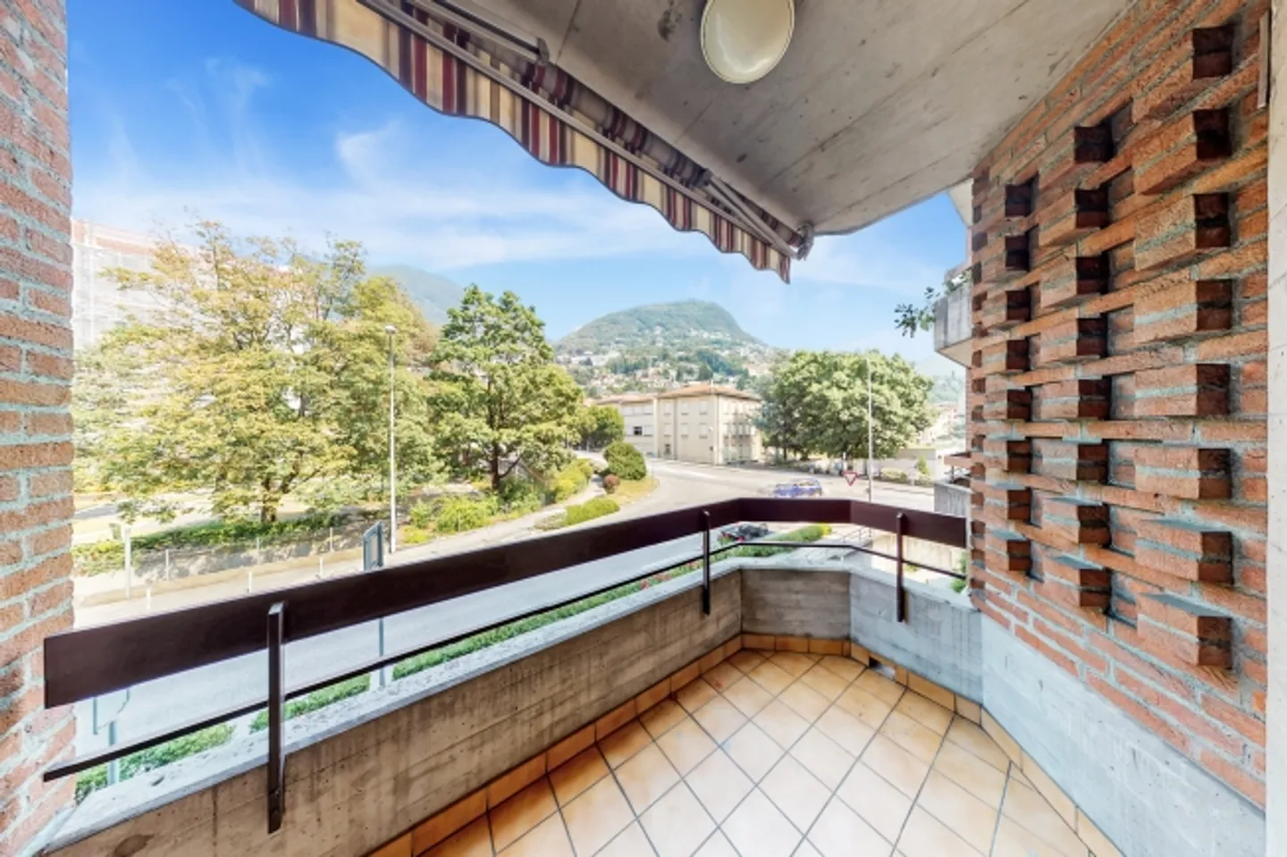 Apartment for rent - Photo 2 of 6