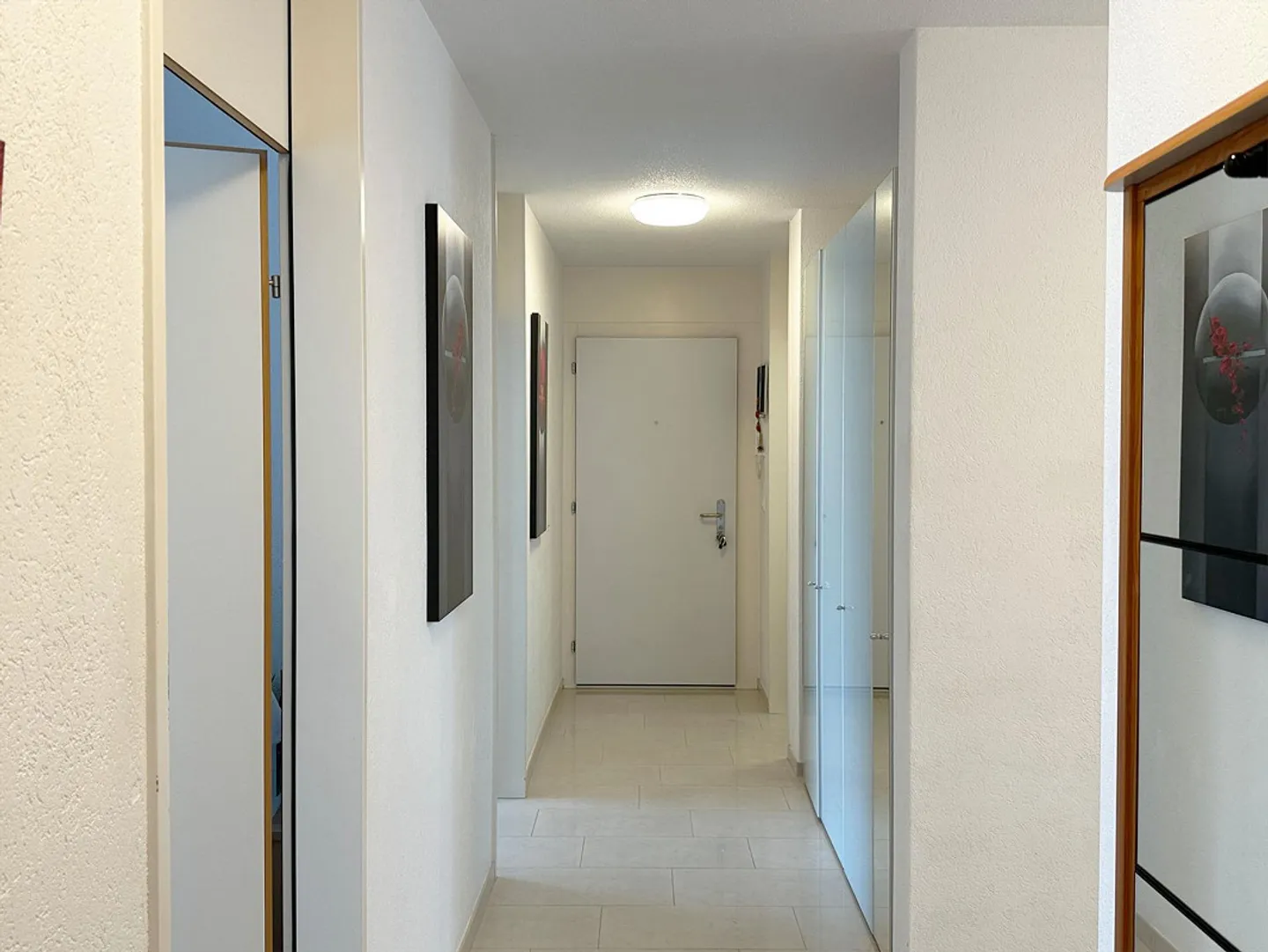 Appartement 4.5 pièces dans un emplacement central et familial - Photo 4 sur 10