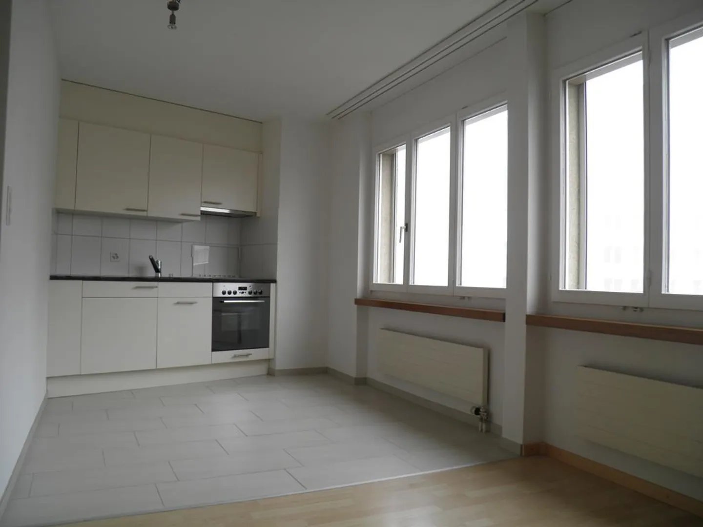 Appartement confortable pour une personne ou étudiant près de l'hôpital cantonal - Photo 5 sur 6