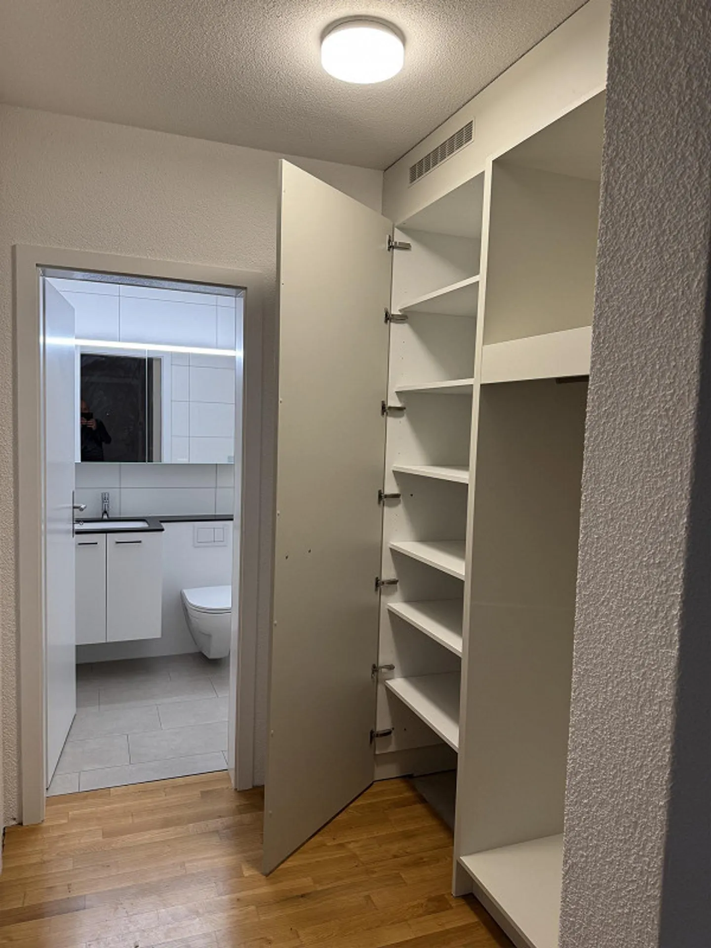 Renovated 2.5-room apartment in the Lorraine district - Photo 5 of 7