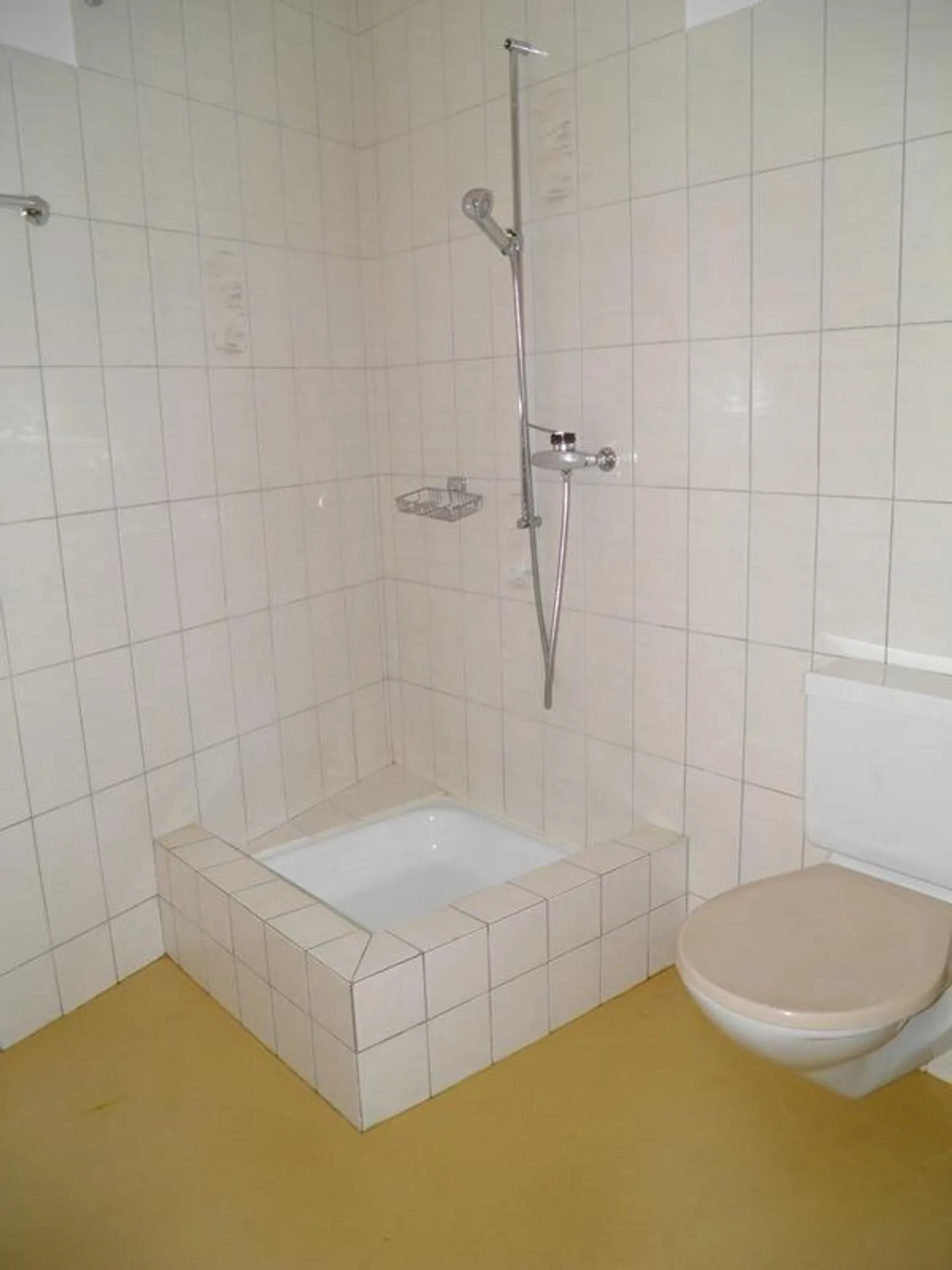 Appartement confortable pour une personne ou étudiant près de l'hôpital cantonal - Photo 6 sur 6