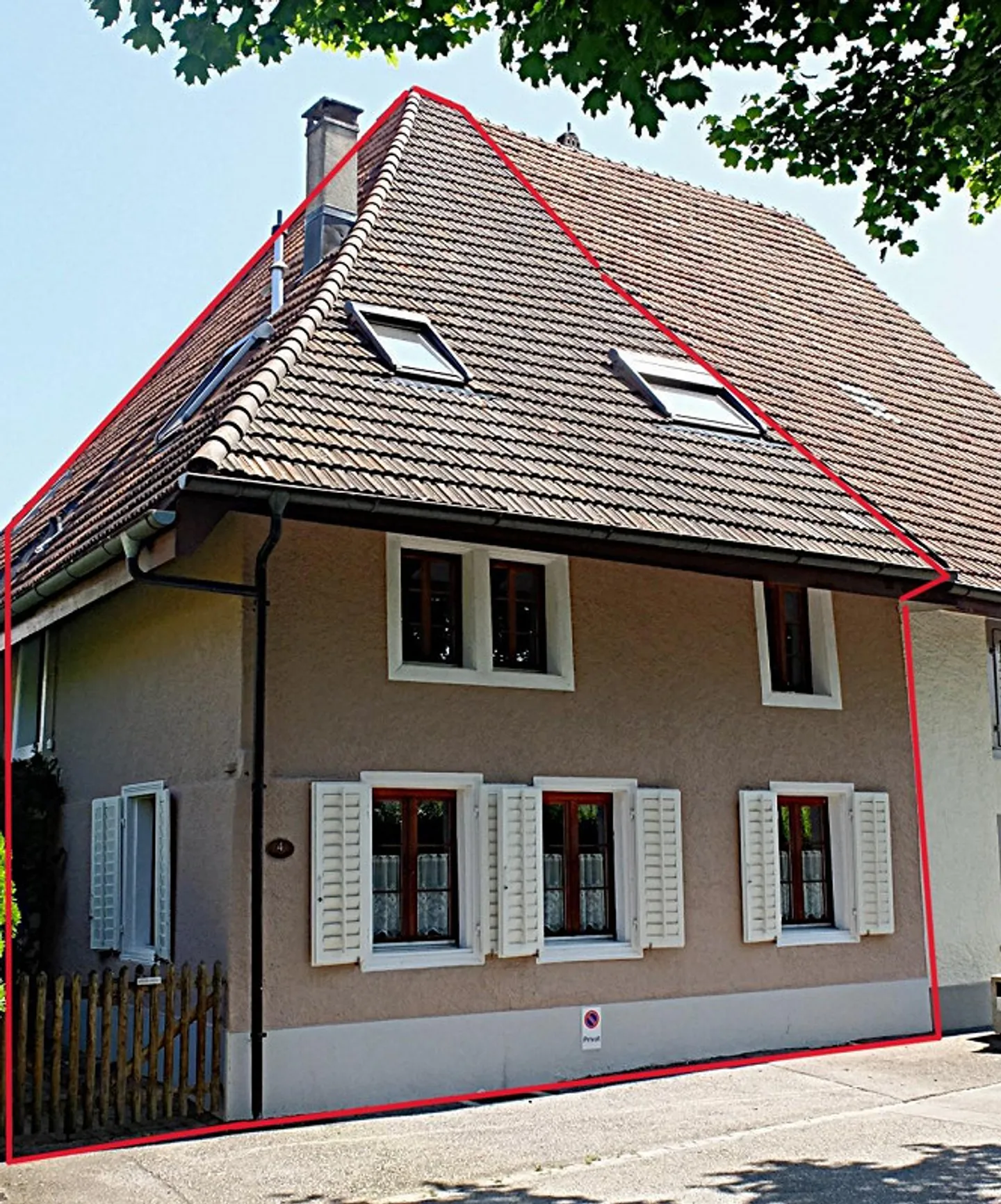 4.5 Zimmer Einfamilienhaus zweiseitig angebaut mit Autoabstellplatz - Photo 1 of 9