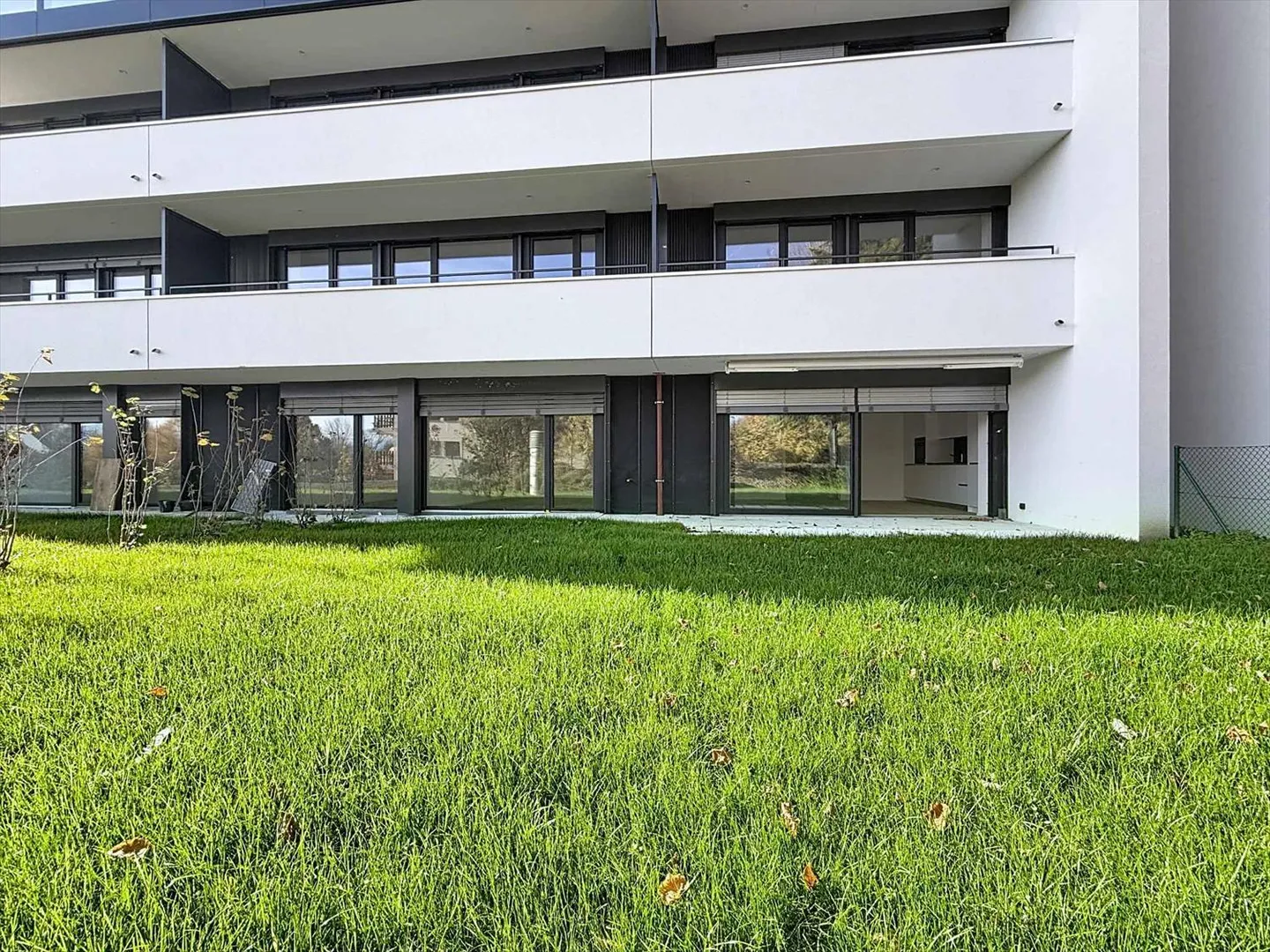 Nuovo appartamento di 2.5 locali con terrazza e giardino - Foto 9 di 13