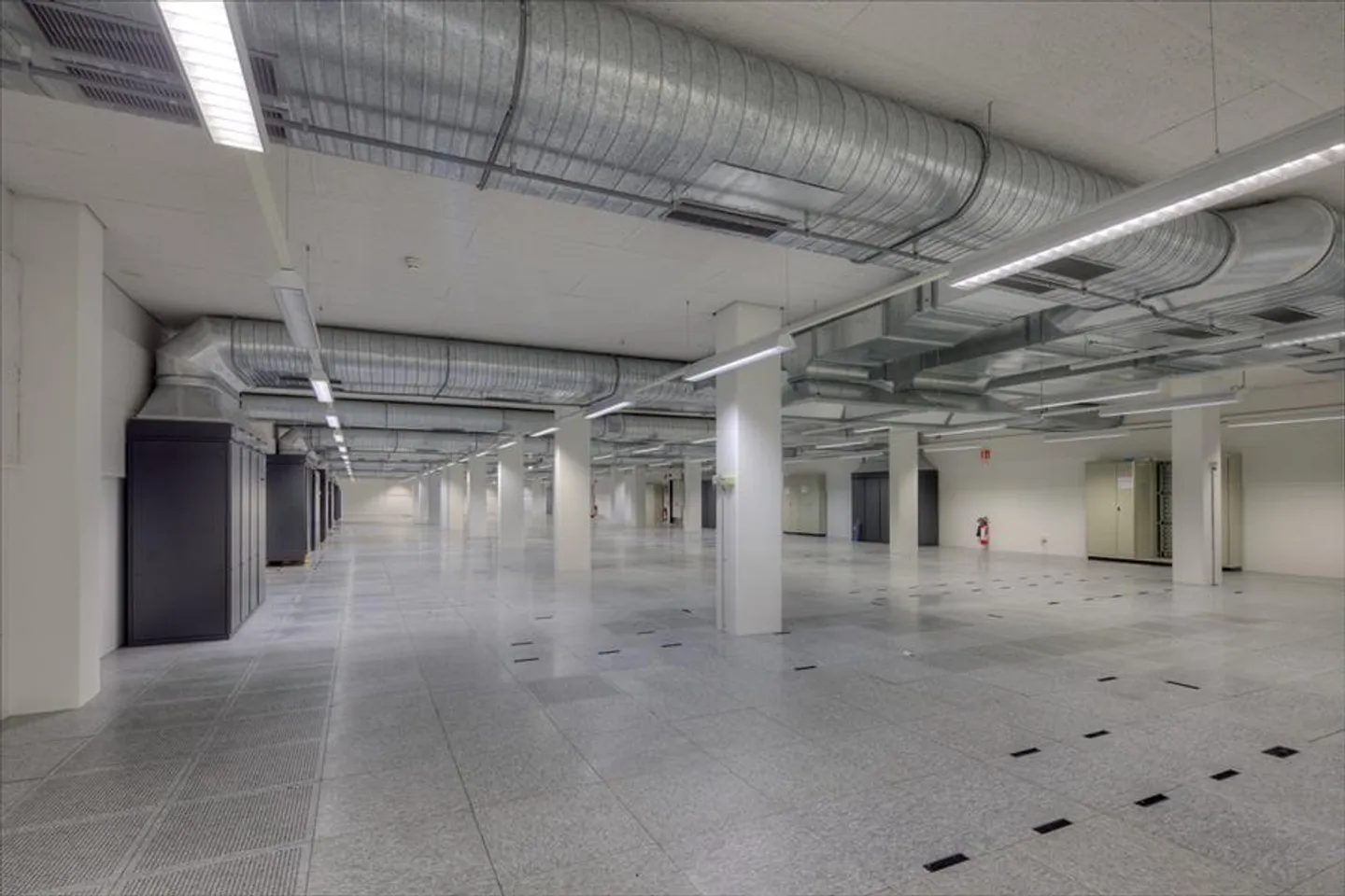 Salle de stockage/archives en face de la gare d'Ostermundigen - Photo 3 sur 7