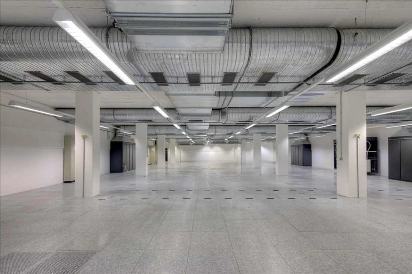 Salle de stockage/archives en face de la gare d'Ostermundigen - Photo 5 sur 7