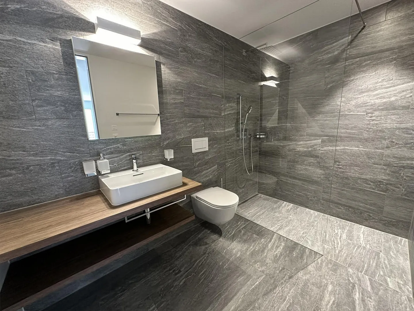 Moderno appartamento di 4,5 stanze in posizione privilegiata - Foto 8 di 11