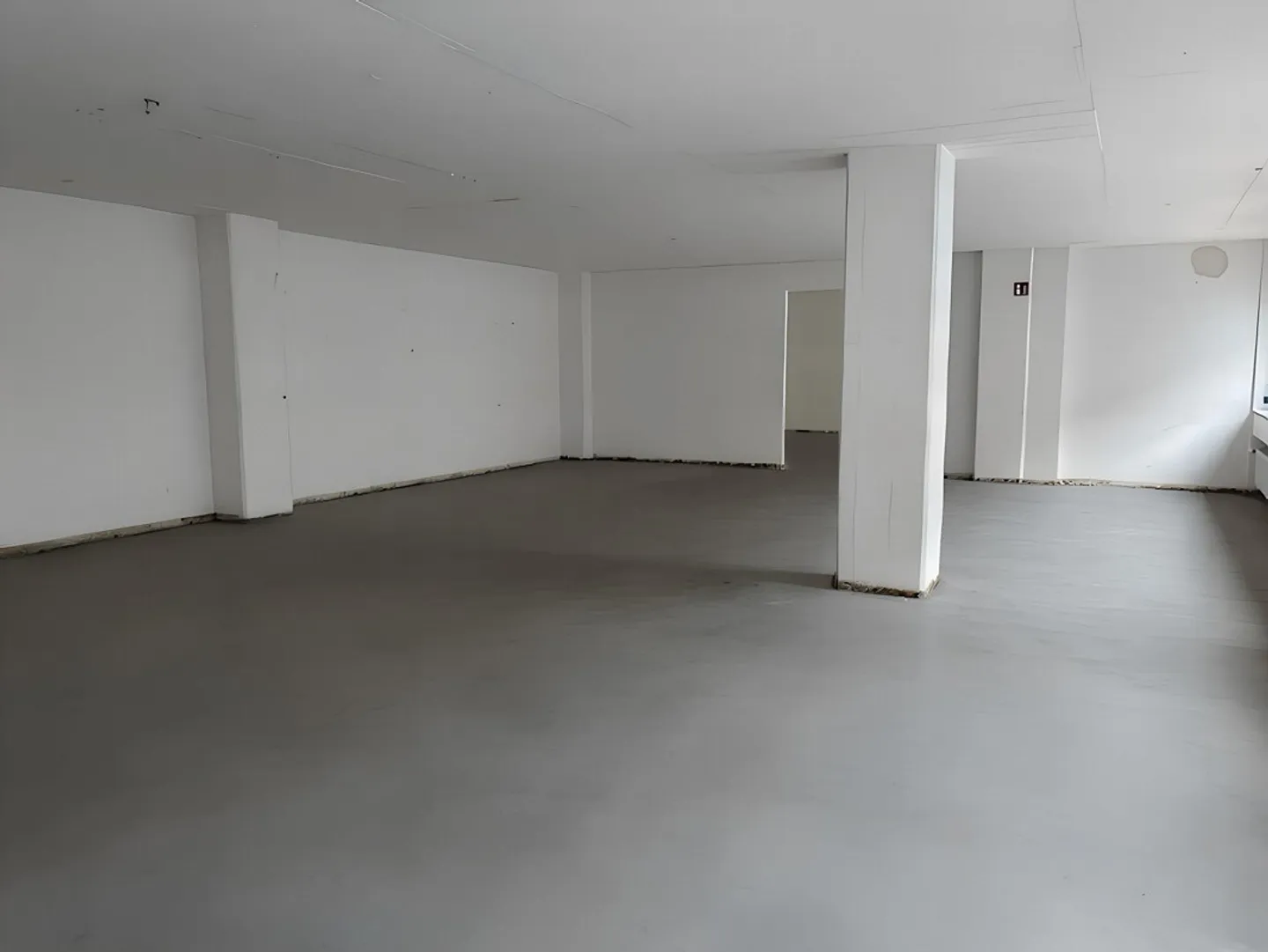 Bright Office Space in Zurich - Photo 2 of 3