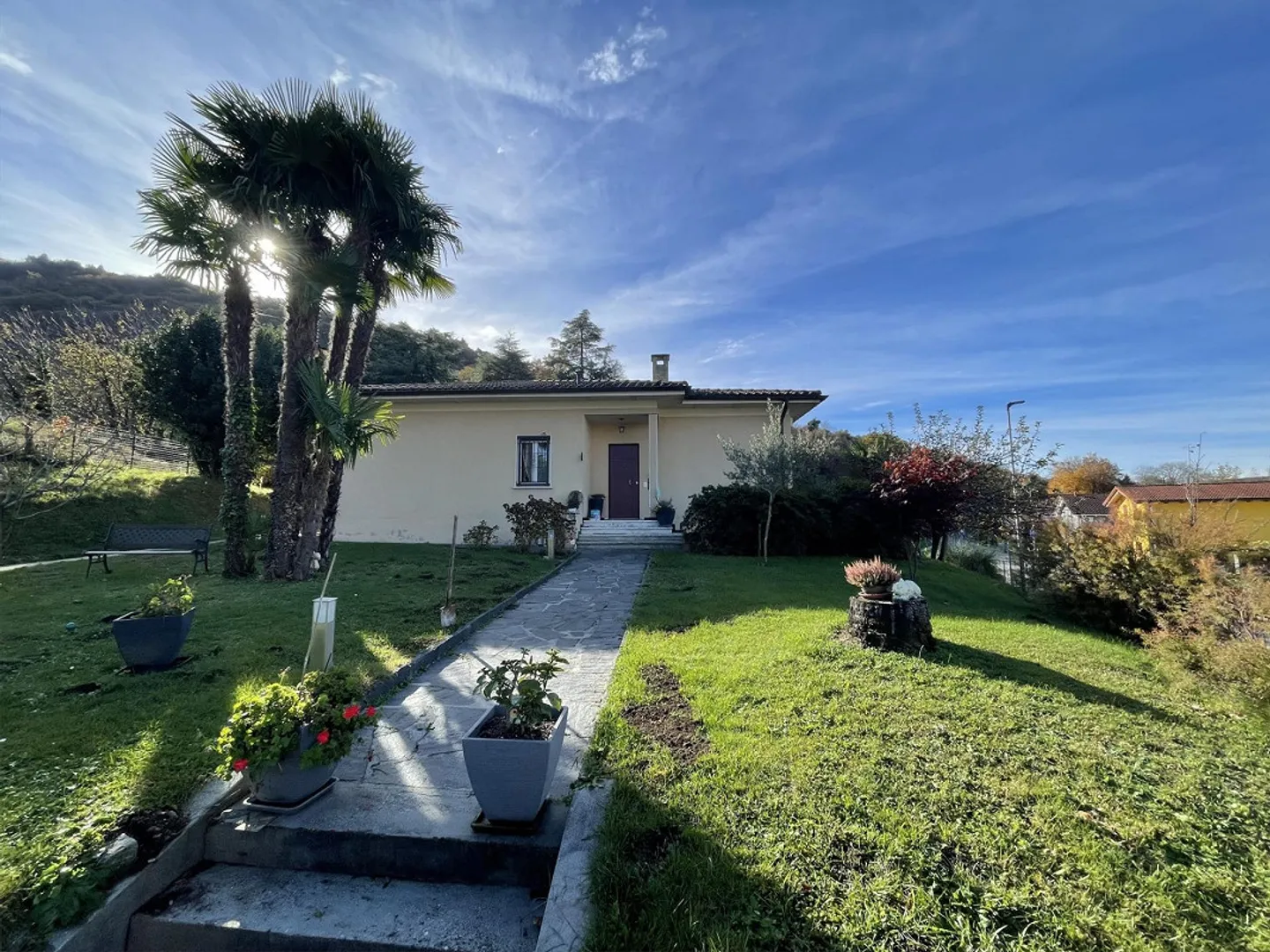 BEAUTIFUL SINGLE-FAMILY HOUSE 4.5 WITH LARGE GARDEN - Photo 1 of 13