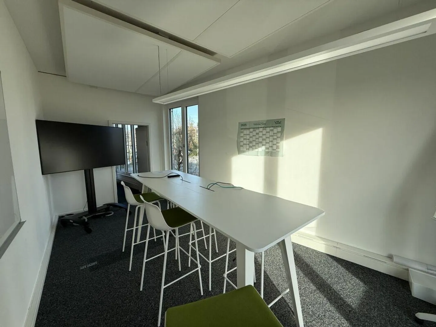 Representative new office spaces - Photo 4 of 12