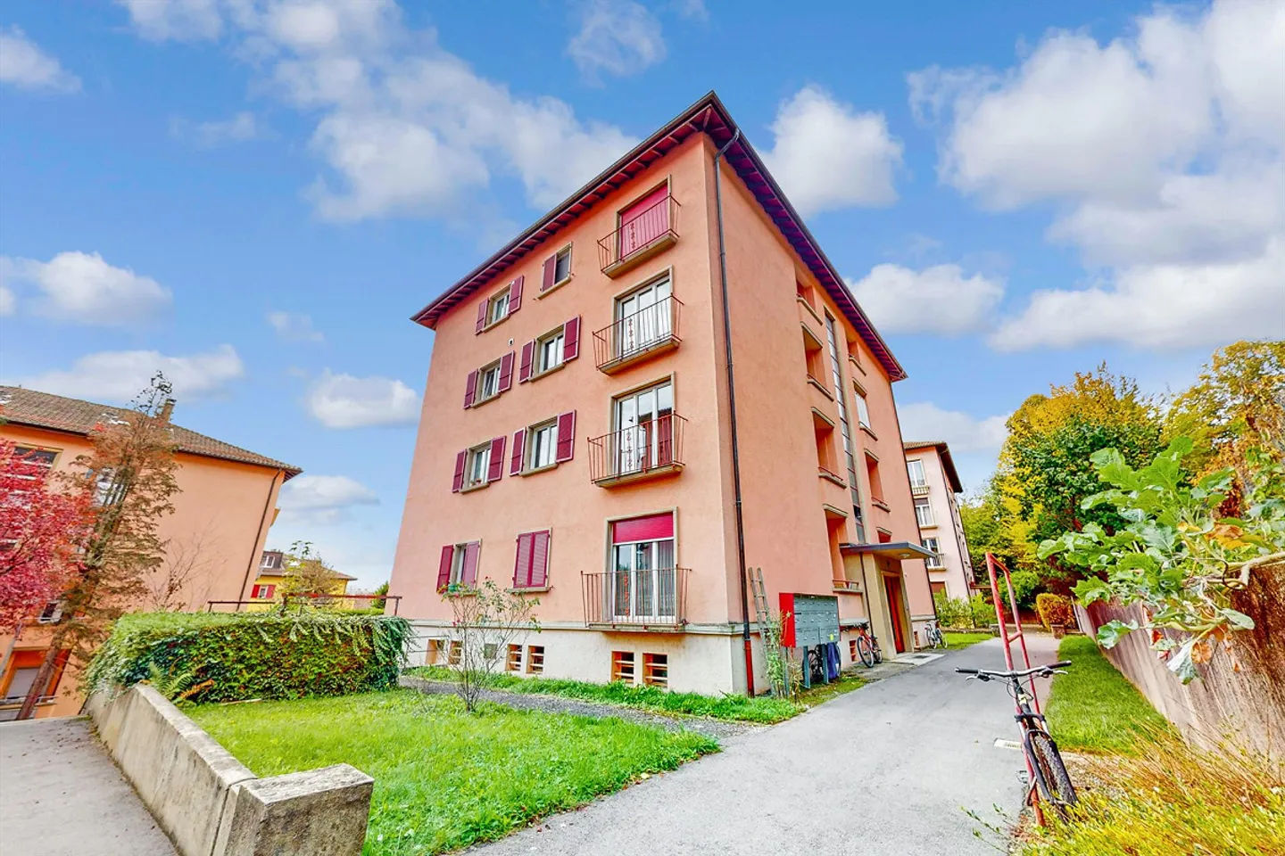 Appartamento idealmente situato in un quartiere verde - Foto 1 di 2