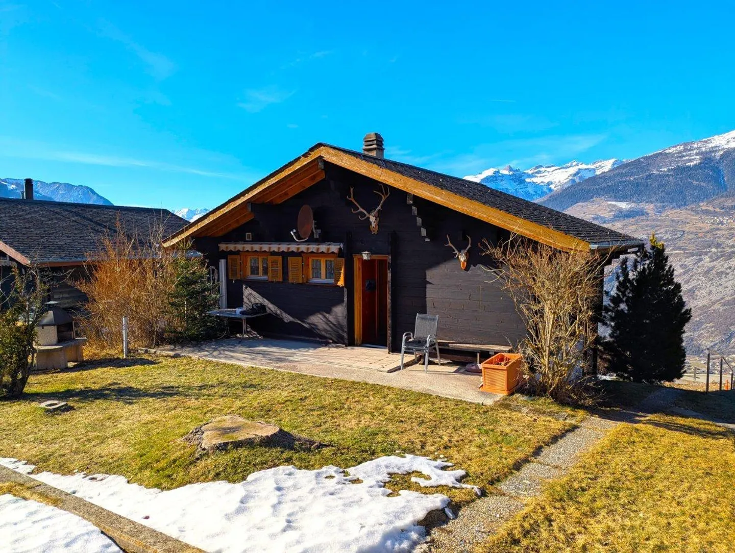 Chalet with charm and fantastic view in Ergisch - Photo 2 of 9