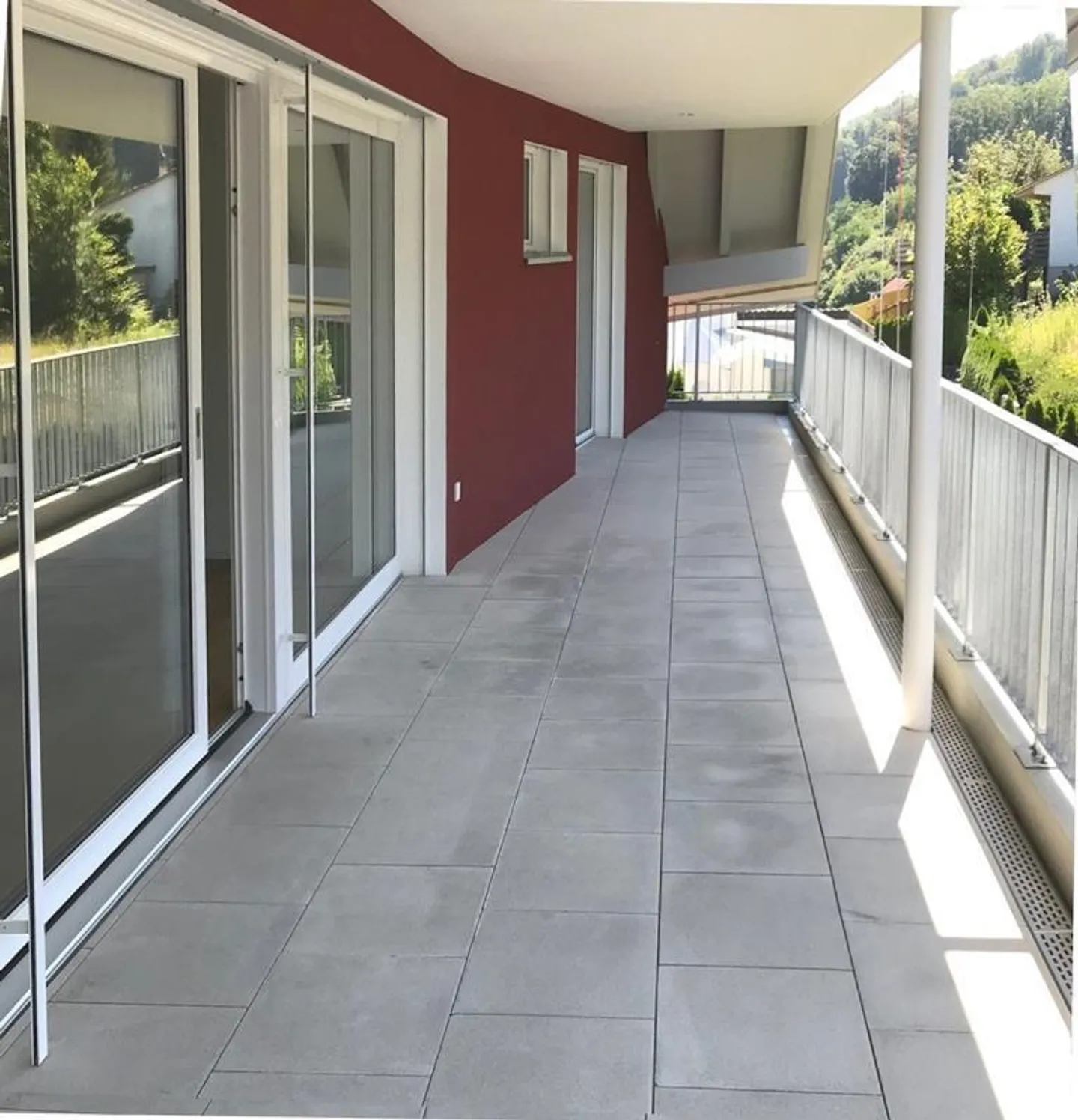 Helle 4.5-Zimmerwohnung mit Waldsicht an ruhiger Lage in Langwiesen - Photo 5 sur 7