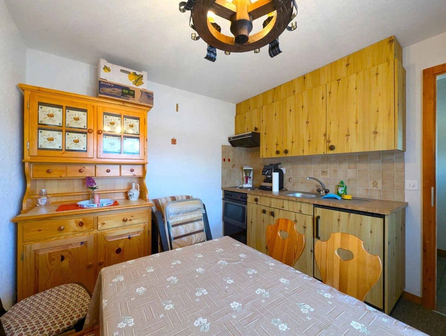 Chalet with charm and fantastic view in Ergisch - Photo 7 of 9