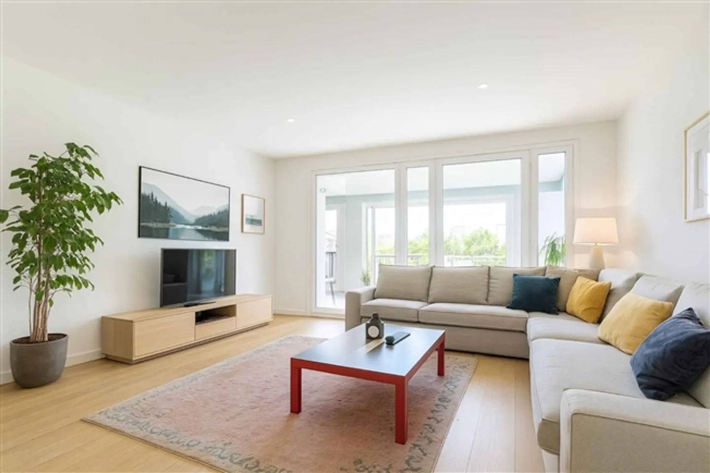 15 minutes from Lausanne, detached villa of 180 m2 in the heart of the village - Photo 1 of 13