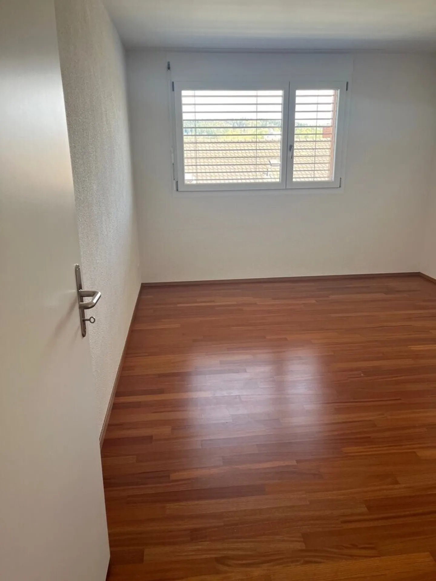 Living in a central location - Photo 5 of 9