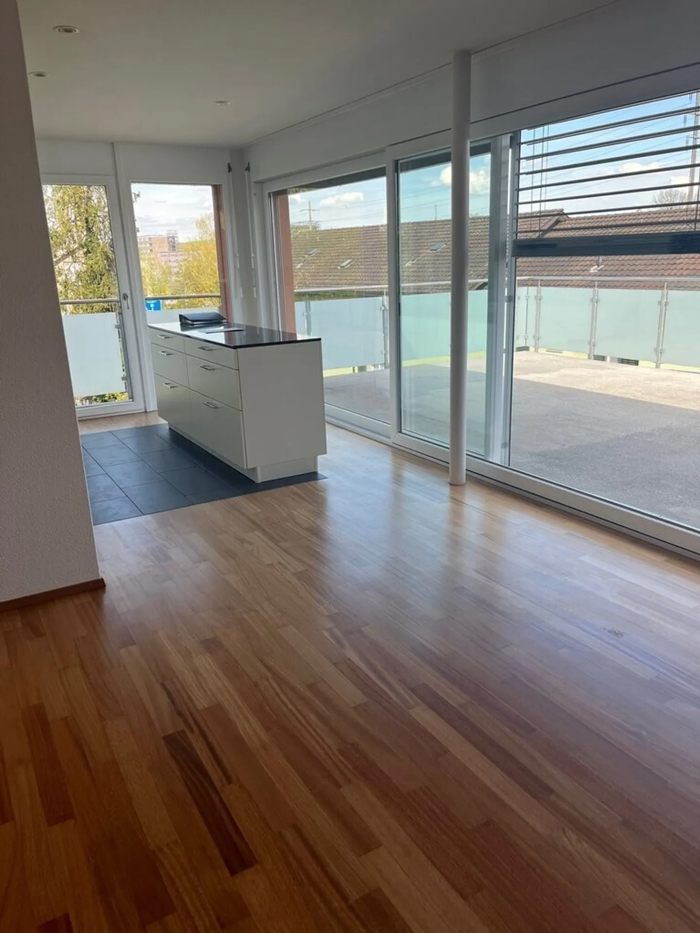 Living in a central location - Photo 3 of 9