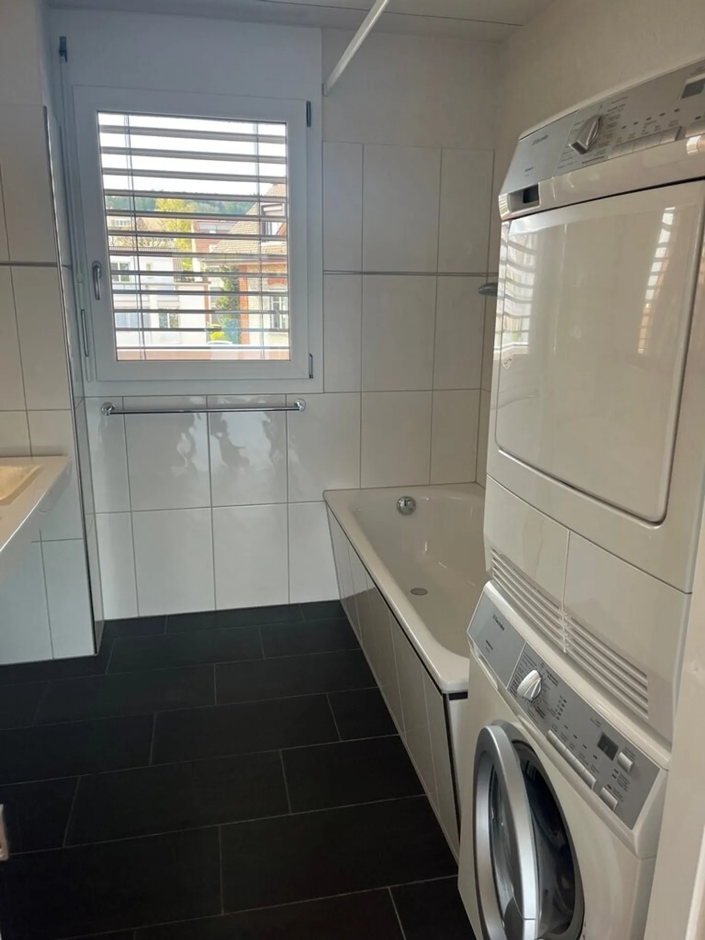 Living in a central location - Photo 8 of 9