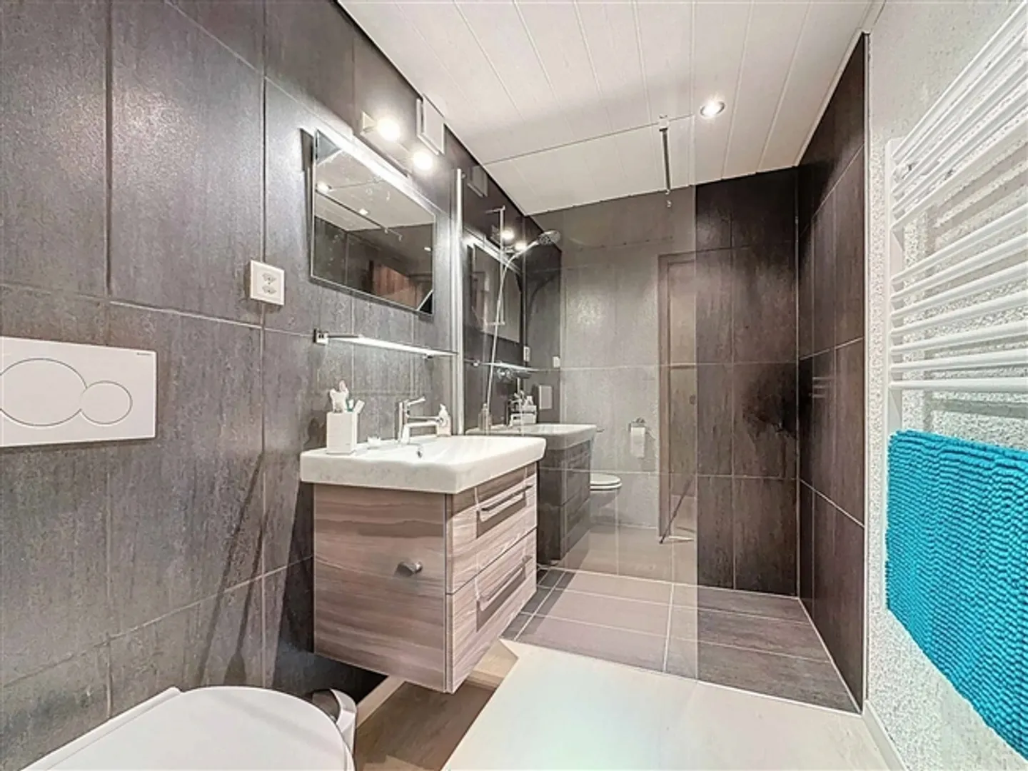 15 minutes from Lausanne, detached villa of 180 m2 in the heart of the village - Photo 10 of 13