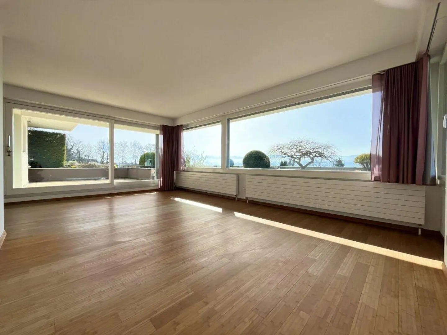 4.5-room terrace apartment with magnificent outdoor areas and breathtaking views! - Photo 5 of 12