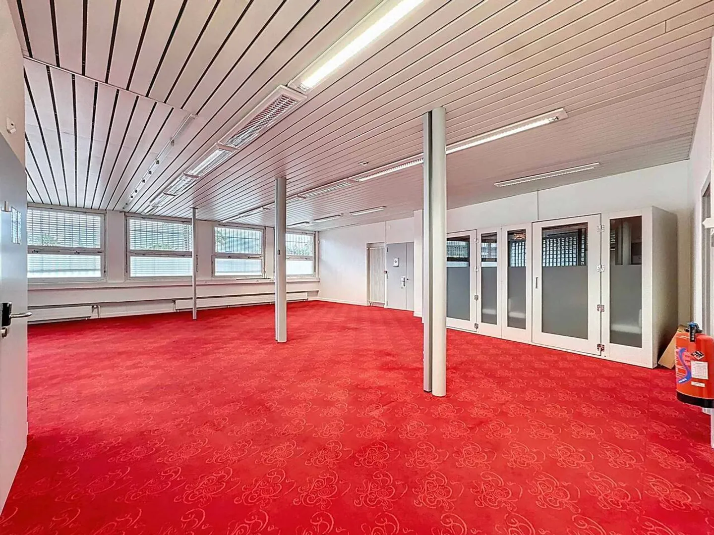 Spazio commerciale o amministrativo - Foto 4 di 8