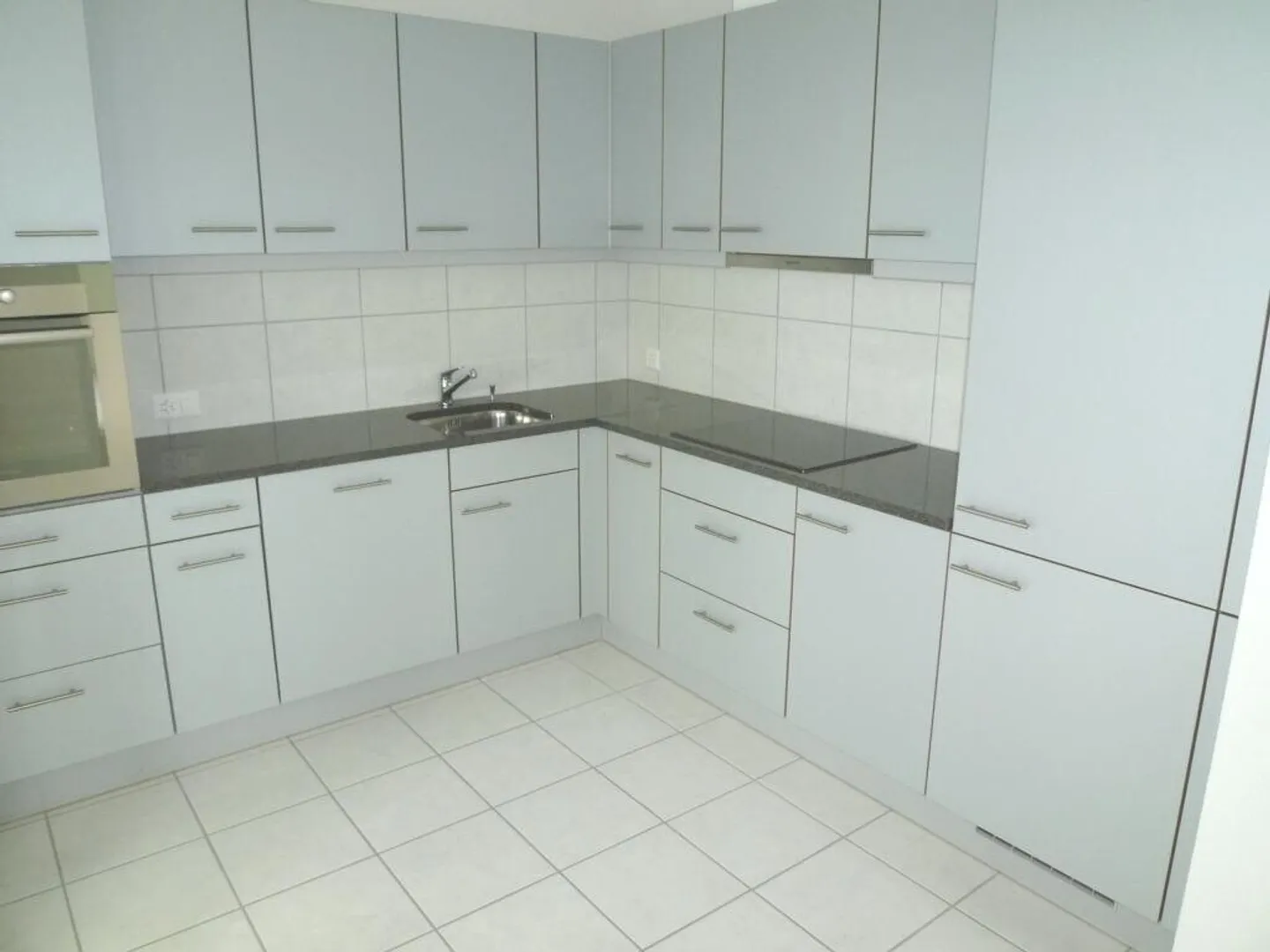 Spacious 2.5-room apartment with glazed balcony - Photo 6 of 9