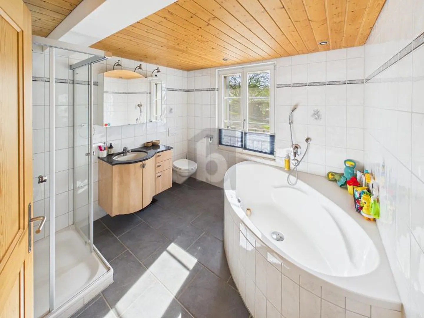 Grosszügige Maisonette mit Garten - Foto 5 von 6