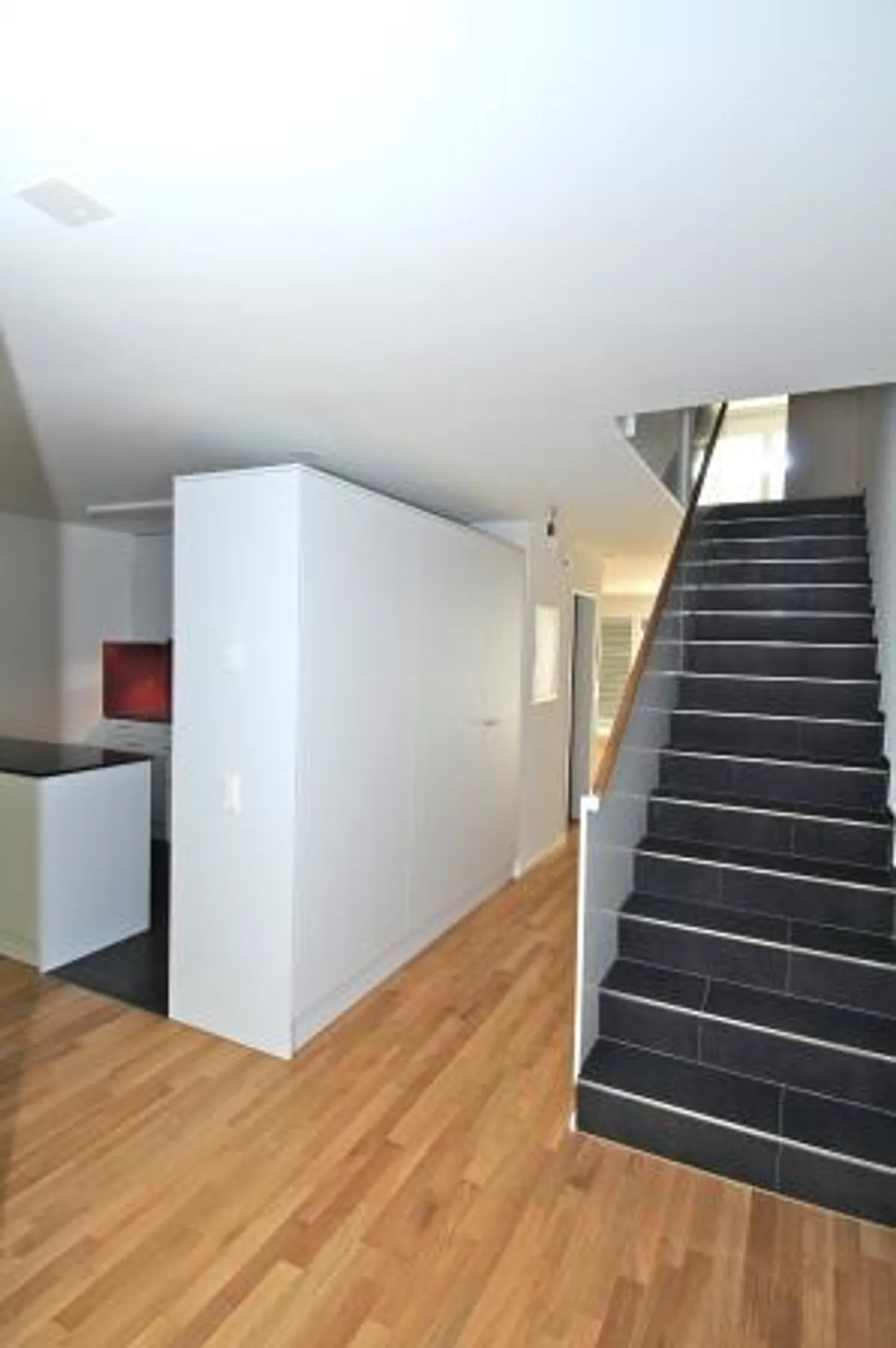 Appartamento duplex attraente con terrazza sul tetto - Foto 4 di 12
