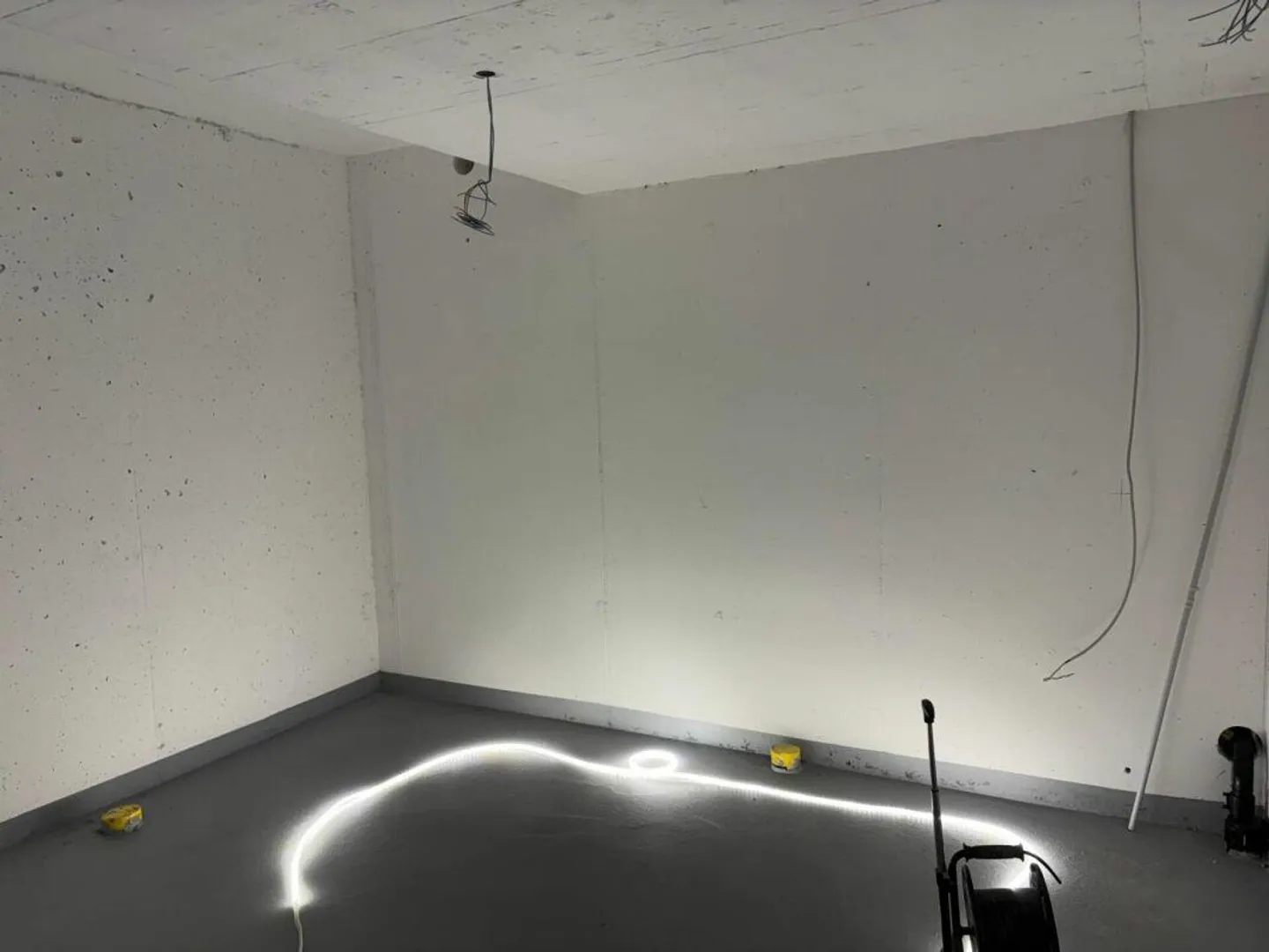 Spazio di stoccaggio o spazio per hobby cercasi? Stanza disponibile in affitto. - Foto 2 di 7