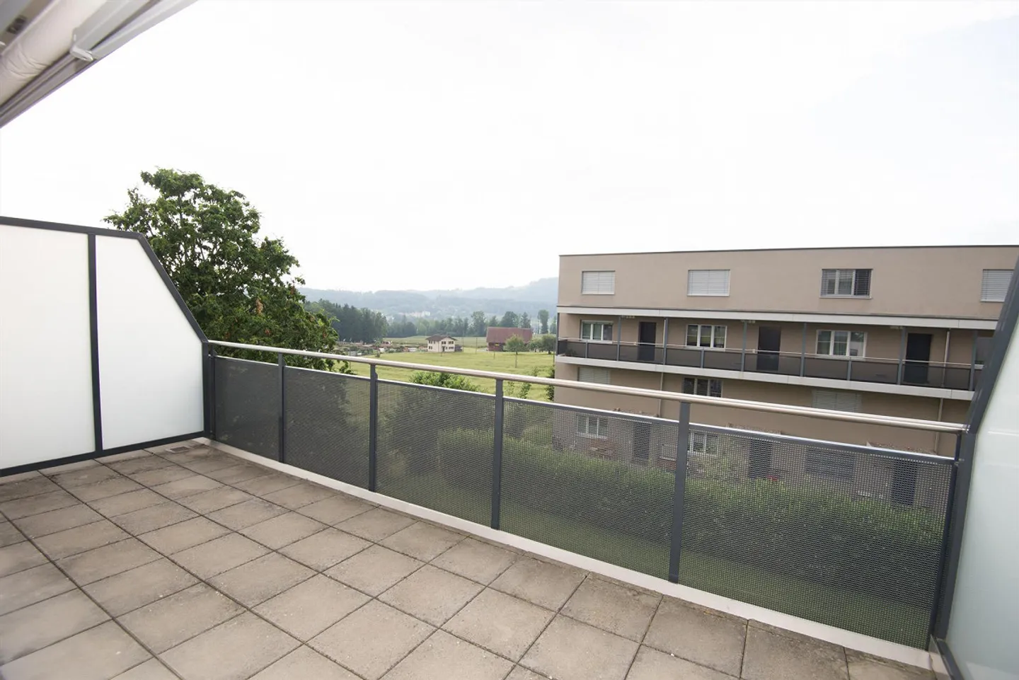 Appartamento duplex attraente con terrazza sul tetto - Foto 7 di 12