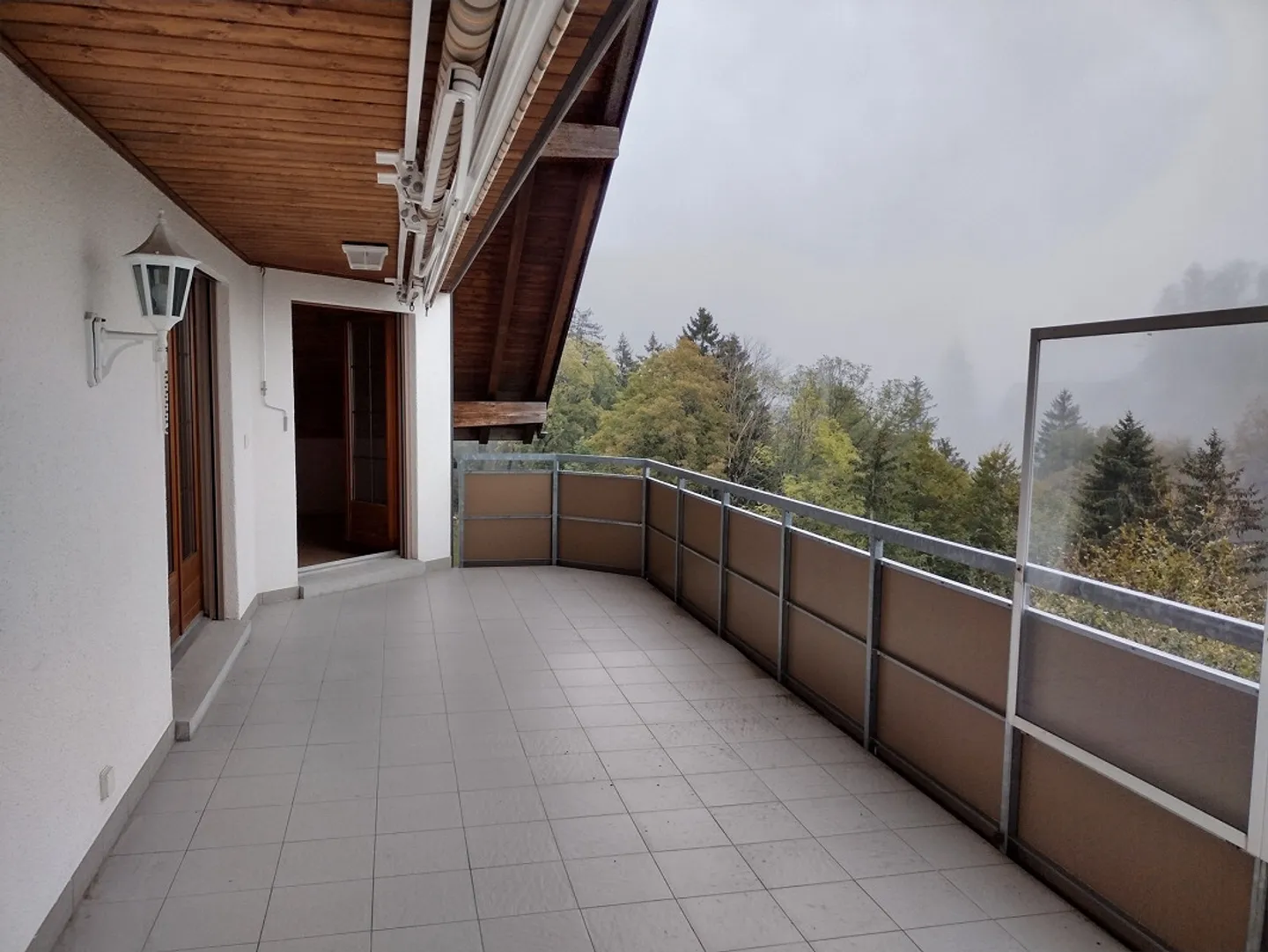 High-quality large 4.5 room apartment with top view and sunshine - Photo 12 of 29