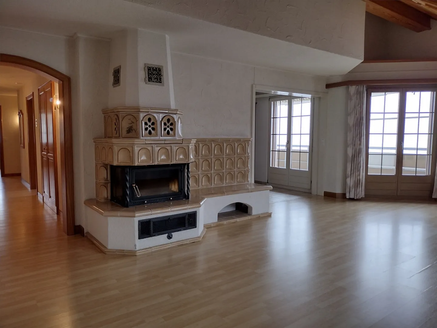 High-quality large 4.5 room apartment with top view and sunshine - Photo 13 of 29