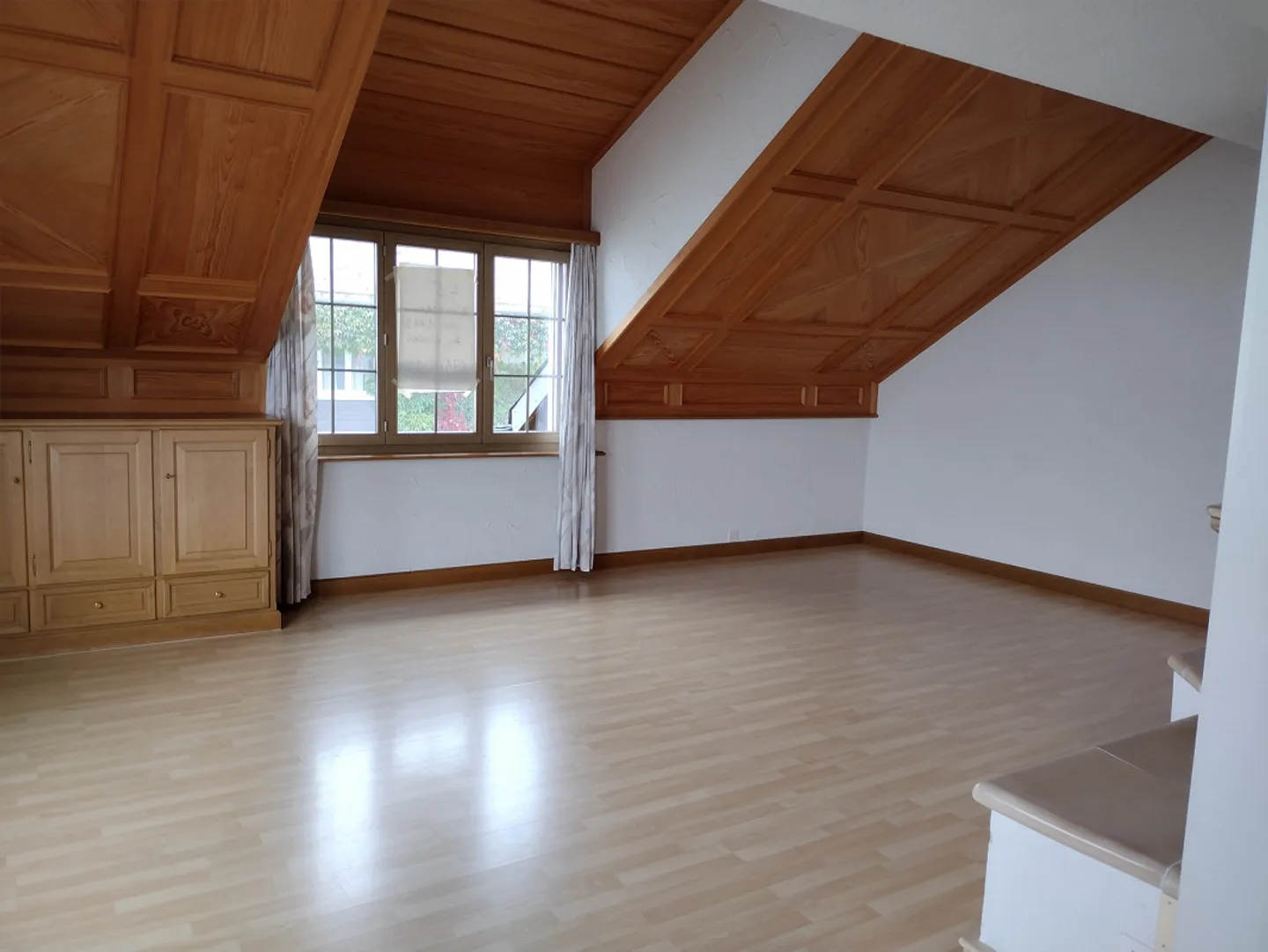 High-quality large 4.5 room apartment with top view and sunshine - Photo 15 of 29