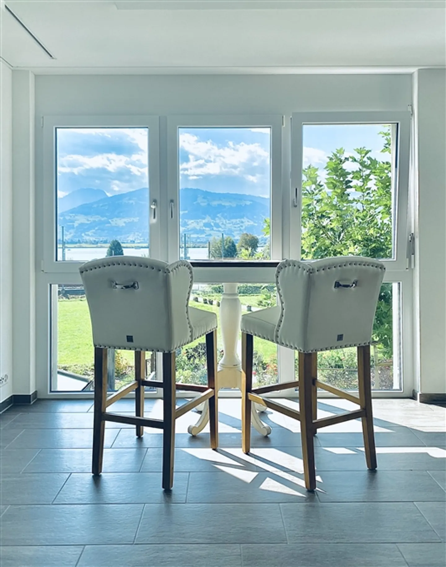 6 Room apartment - Photo 3 of 11