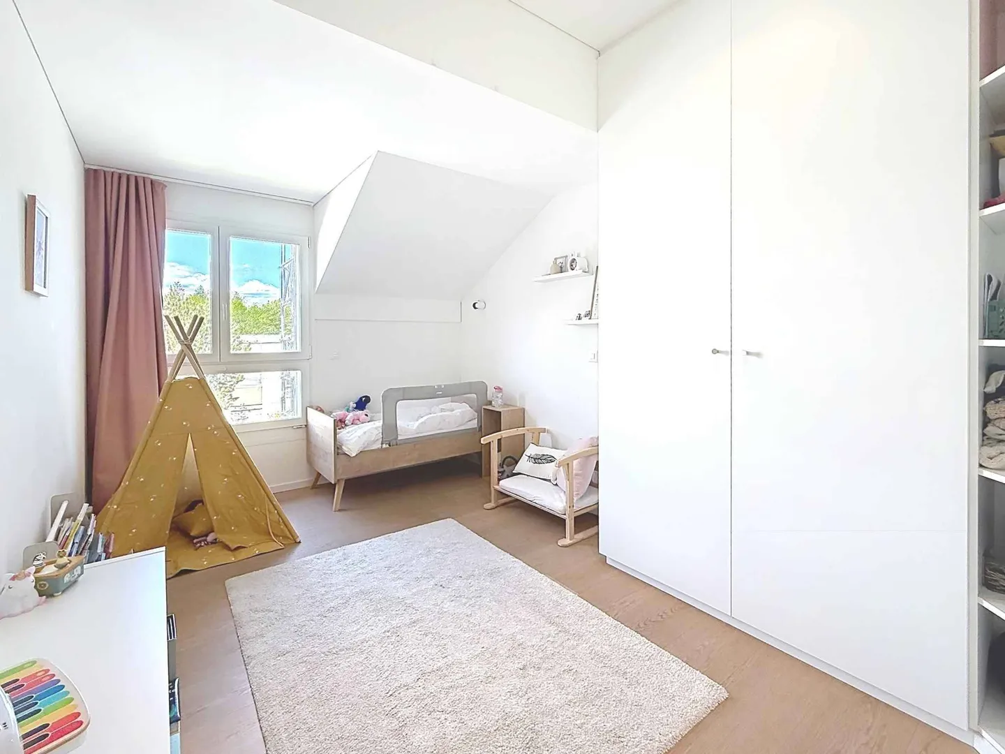 EXCLUSIVITE - Spacieux et lumineux appartement de 4,5 pièces + mezzanine - Foto 7 di 11