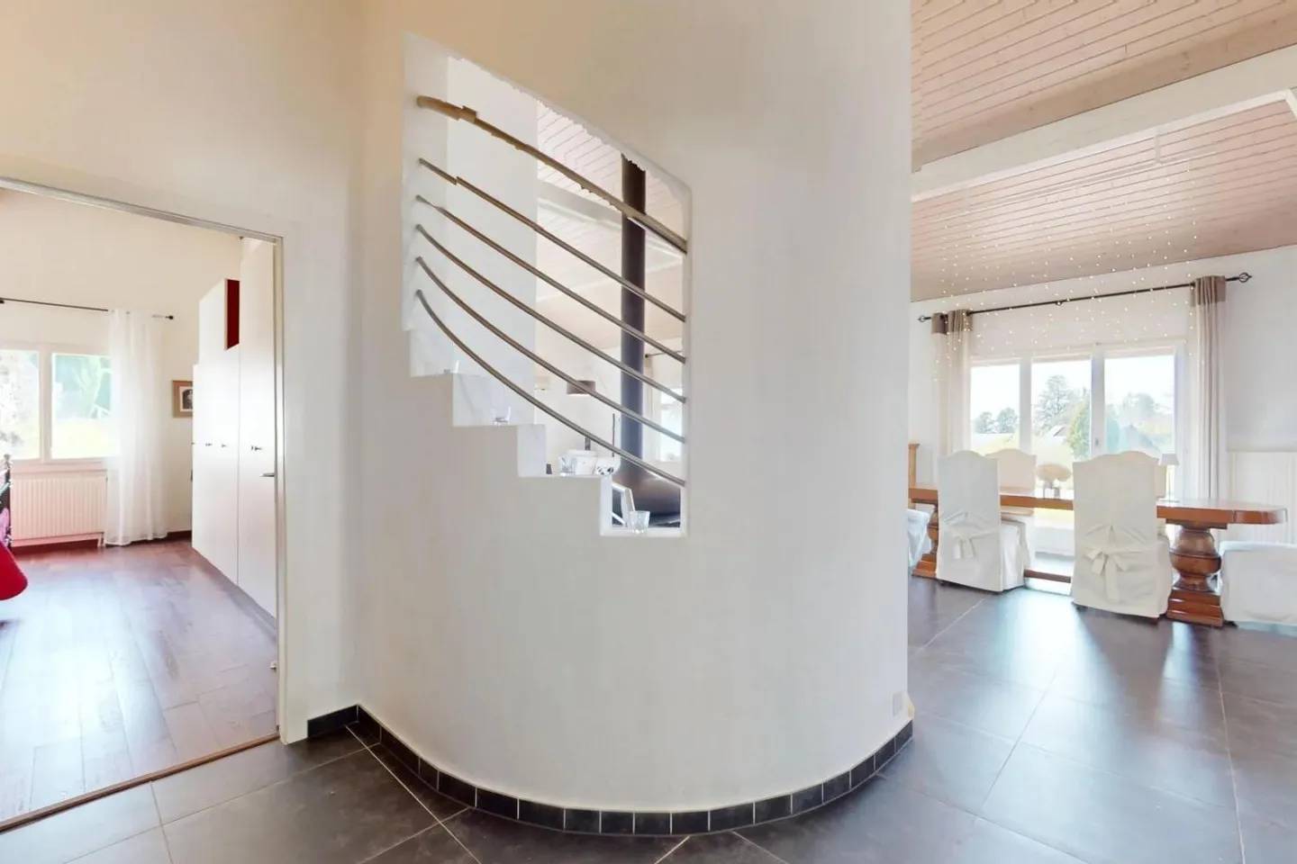 Villa mit Blick auf den Genfersee - Foto 5 von 9