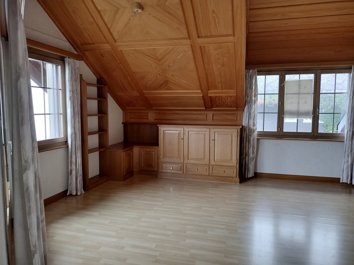 High-quality large 4.5 room apartment with top view and sunshine - Photo 16 of 29