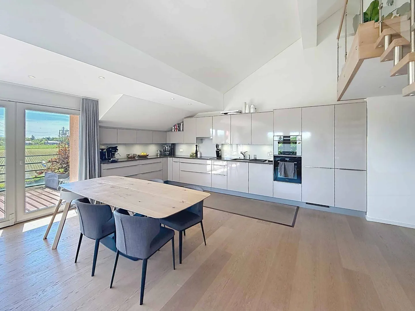 EXCLUSIVITE - Spacieux et lumineux appartement de 4,5 pièces + mezzanine - Foto 3 di 11