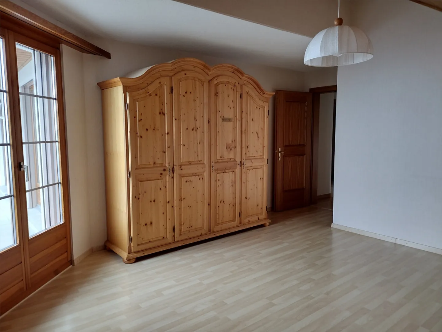 High-quality large 4.5 room apartment with top view and sunshine - Photo 22 of 29