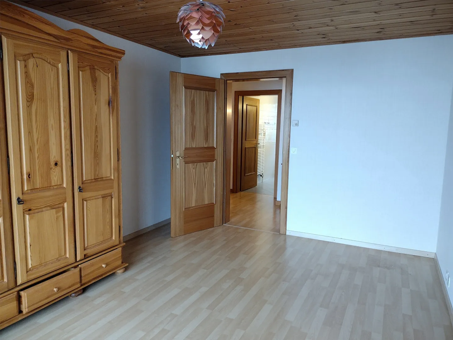 High-quality large 4.5 room apartment with top view and sunshine - Photo 23 of 29