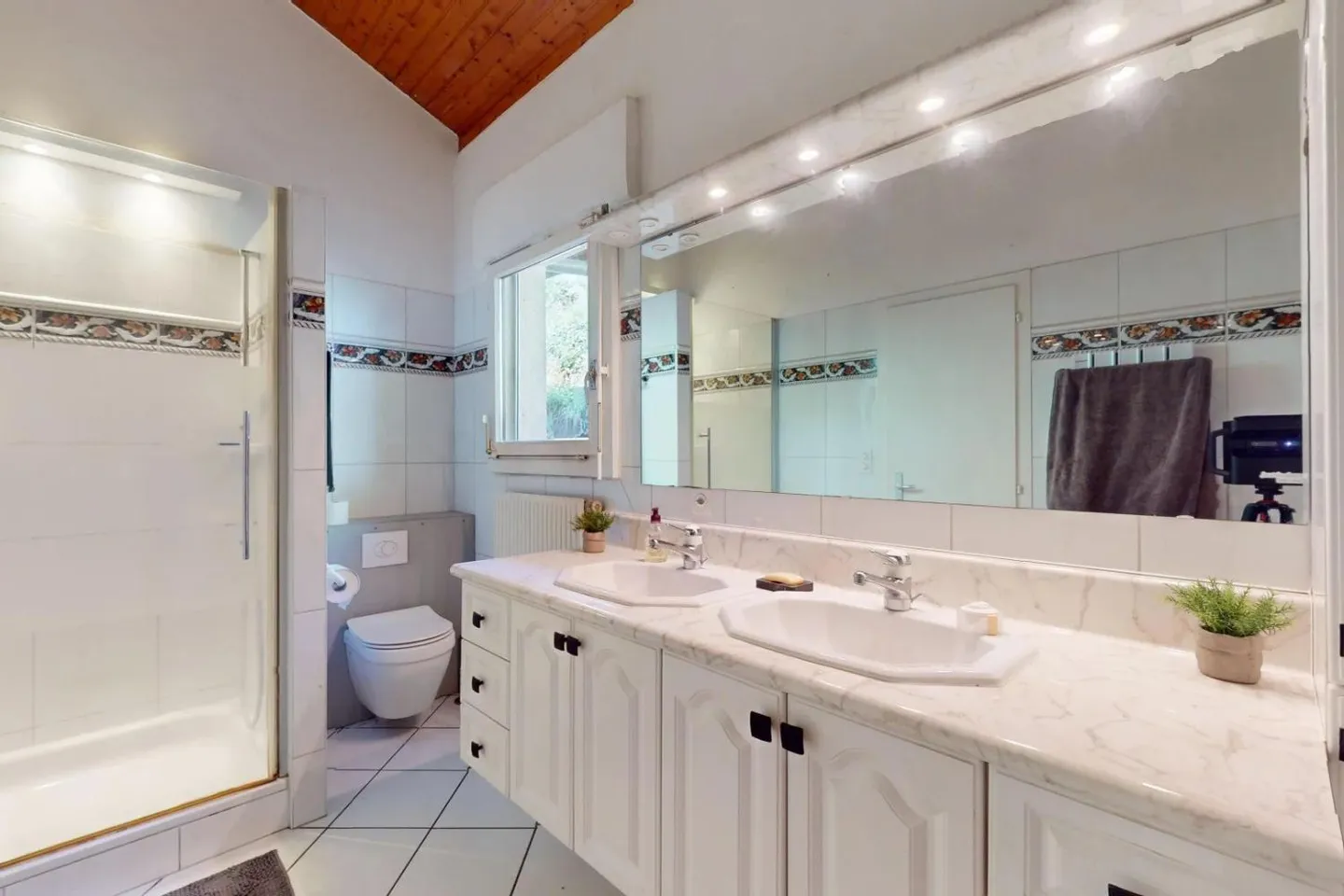 Villa mit Blick auf den Genfersee - Foto 6 von 9