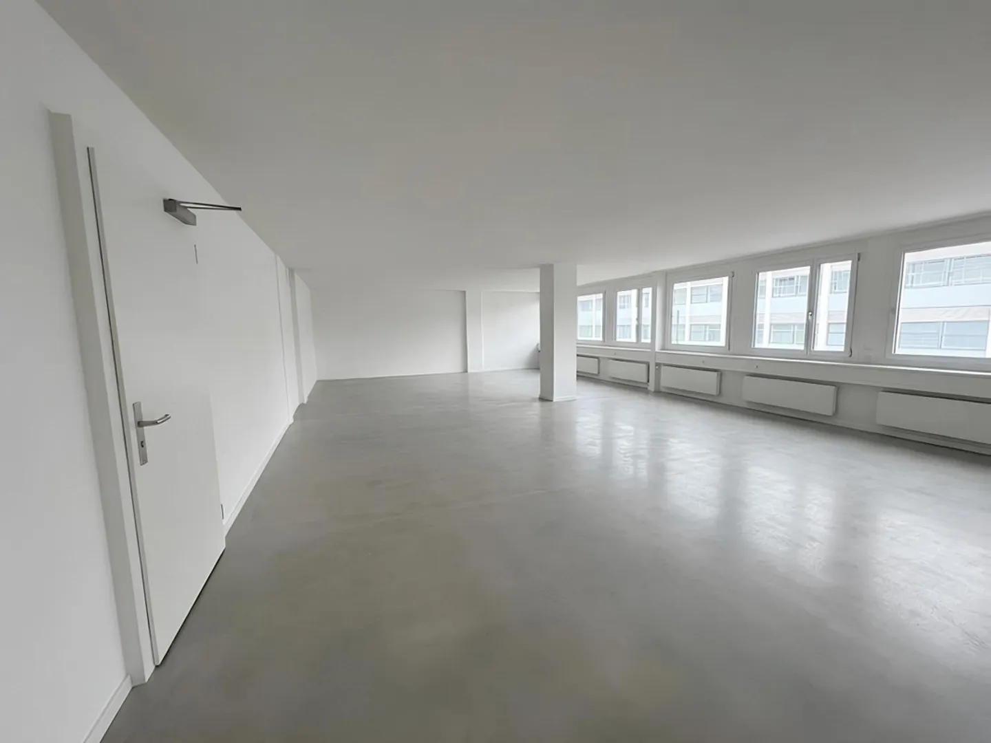 Bright Office Space in Zurich - Photo 2 of 3