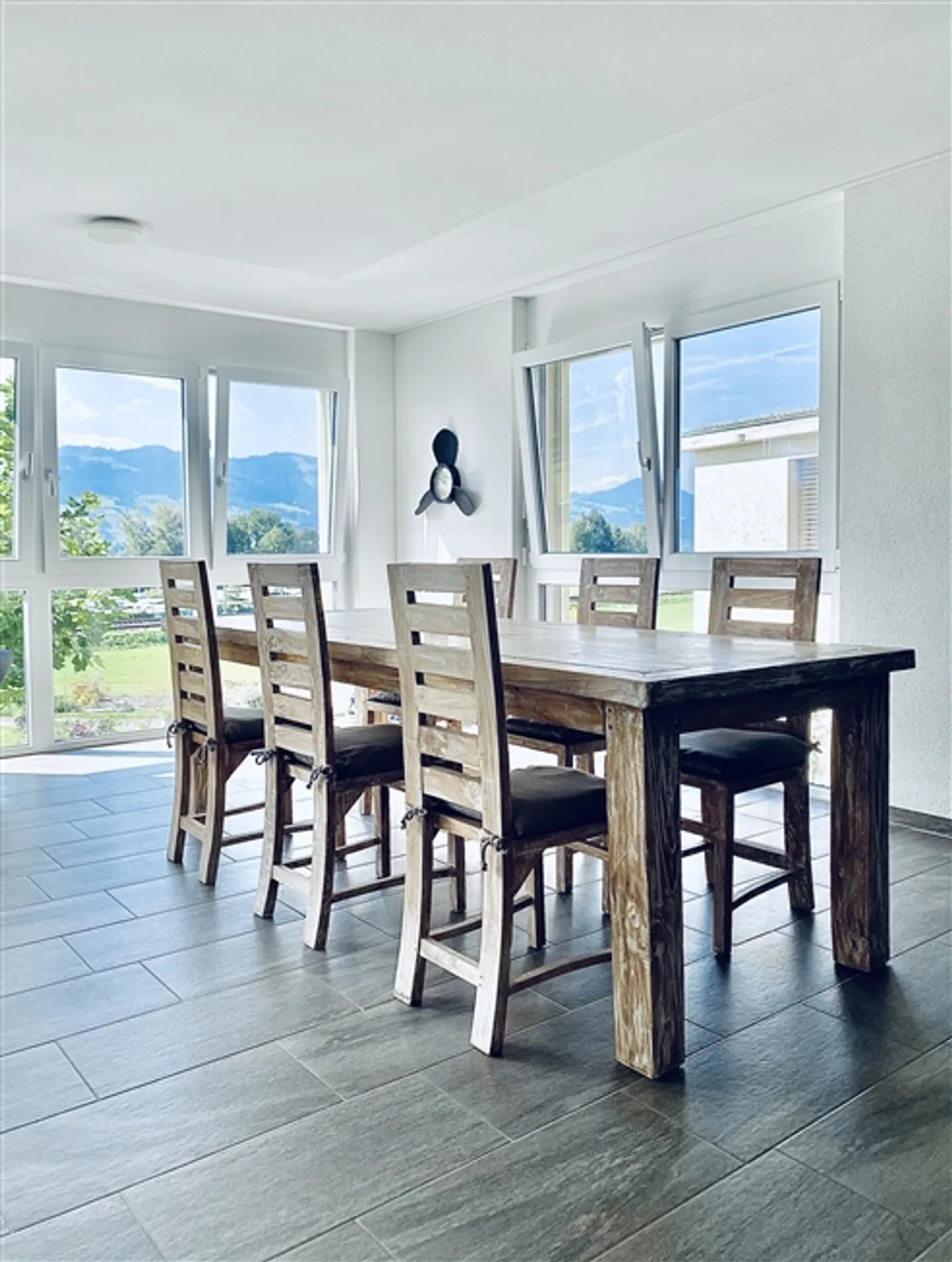 6 Room apartment - Photo 5 of 11