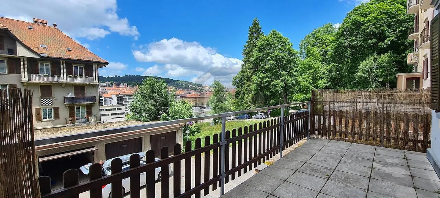 Appartement spacieux avec terrasse - Photo 1 sur 5