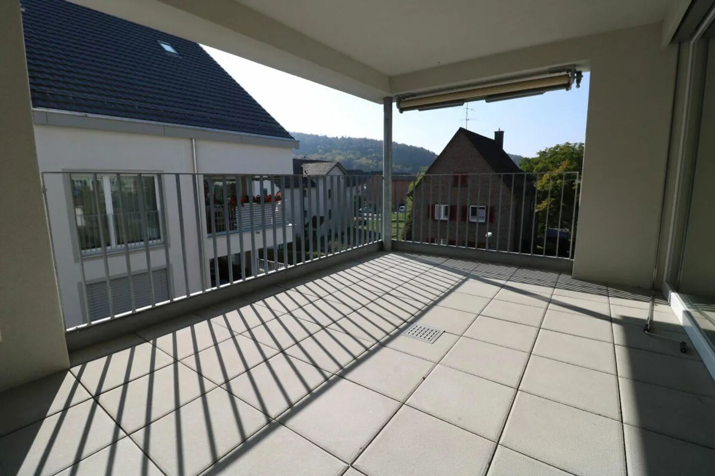 Appartement lumineux de 2,5 pièces au cœur de la belle Thayngen - Photo 8 sur 9