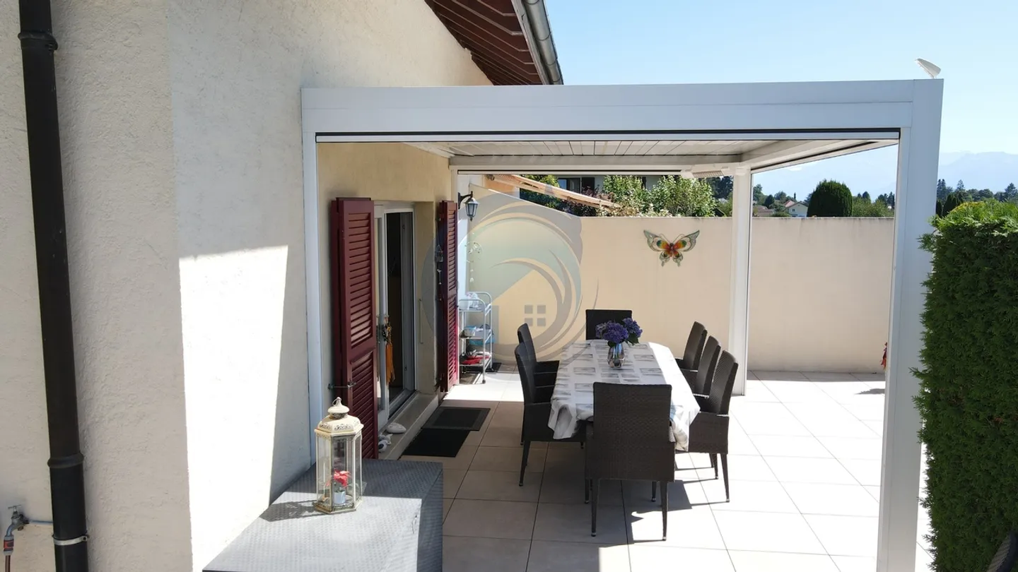 VILLA SEMI-INDIPENDENTE DI 4.5 LOCALI CON SPAZIOSA TERRAZZA - Foto 4 di 17