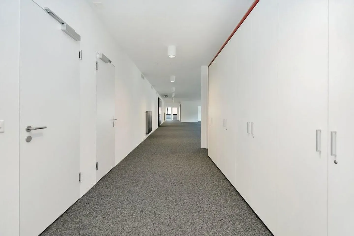 Top-modern office space for your restart! - Photo 7 of 11