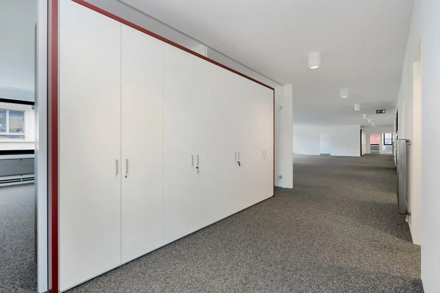 Top-modern office space for your restart! - Photo 8 of 11