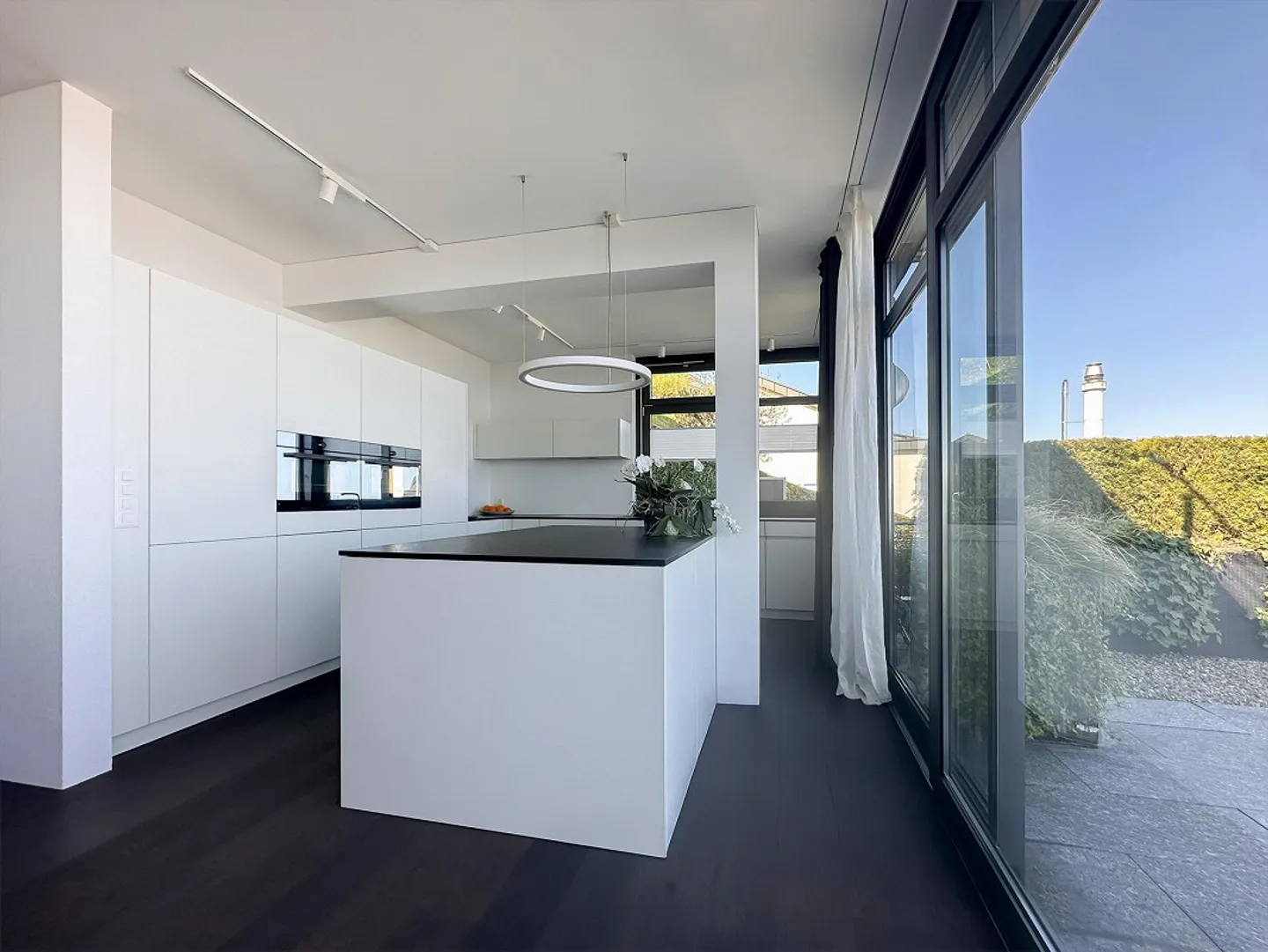 4.5-Room Terrace House with Stunning Lake View in Rorschacherberg - Photo 4 of 12